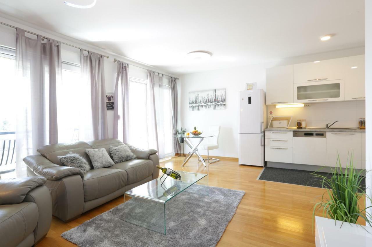 Apartment Rio Podstrana Buitenkant foto