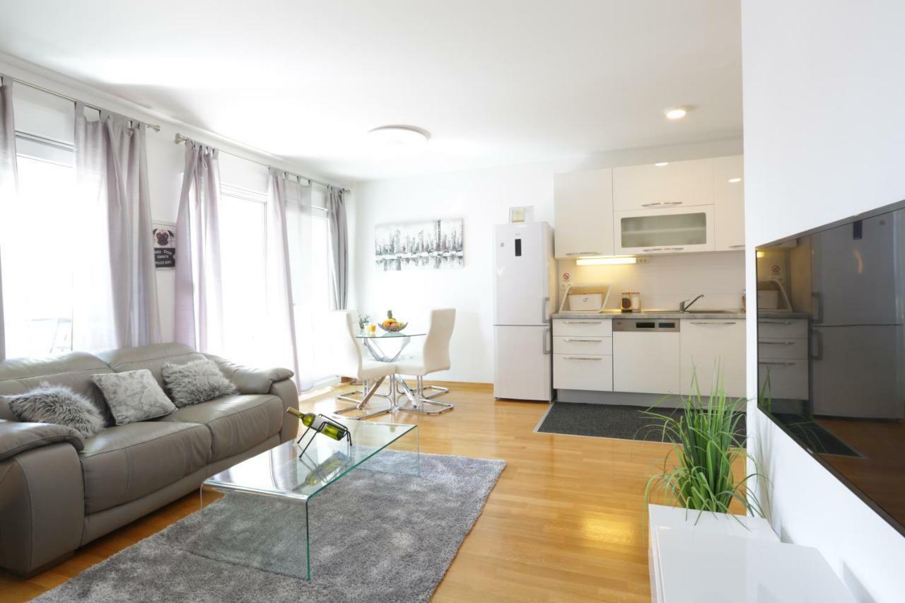 Apartment Rio Podstrana Buitenkant foto